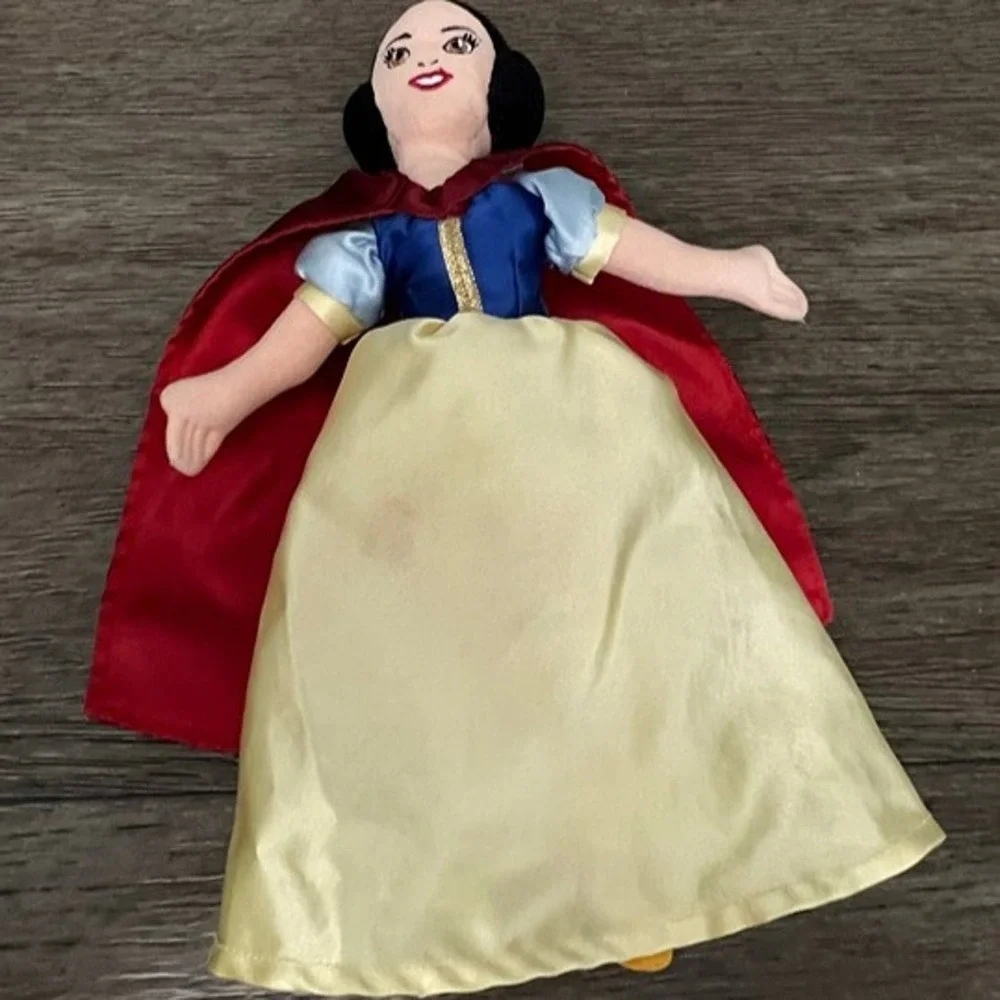 Disney Store Snow‎ White Plush Doll  Stuffed Princess Toy